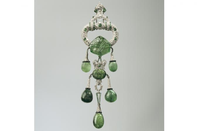 Cartier - las joyas de Marjorie Merriweather - Broche de esmeraldas indias - por Vintage By Lopez-Linares